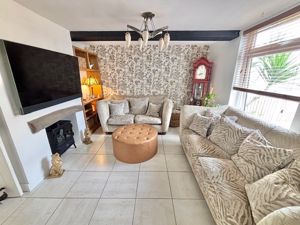 Lounge- click for photo gallery